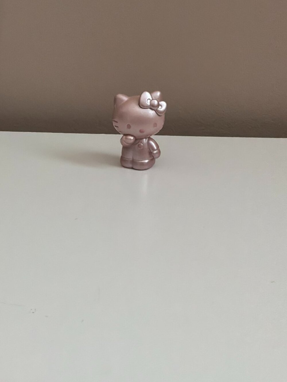 Rose Gold Hello Kitty - Series 1 Collectable (NO BOX)